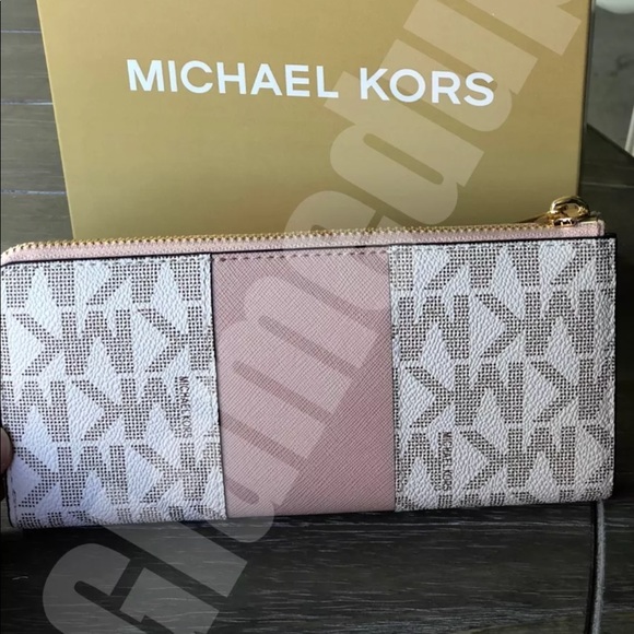 LAST ONE FIRM Michael Kors Ballet Vanilla Wallet - Picture 4 of 7
